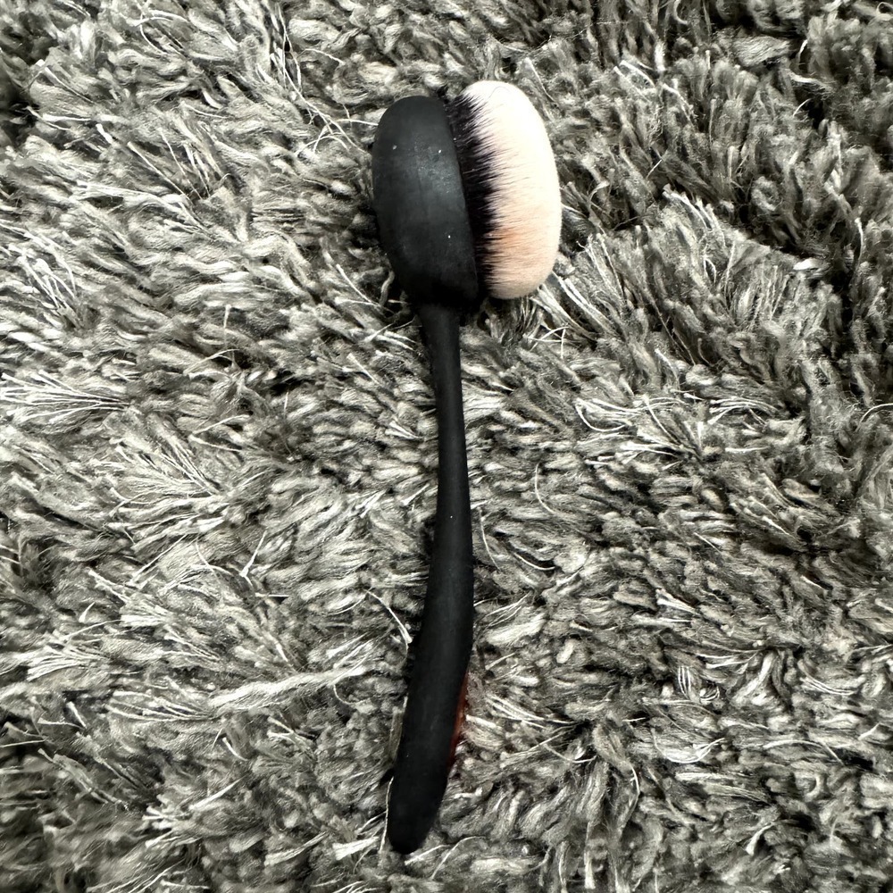 Real Techniques Foundation Handle Makeup Brush